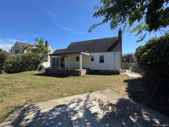 3799 Mansfield Drive, Seaford NY 11783