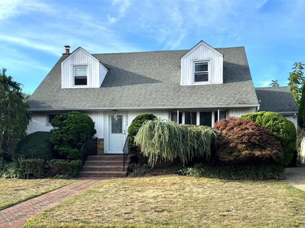 3799 Mansfield Drive, Seaford NY 11783