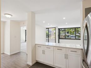 7-04 166th Street 6A, Beechhurst NY 11357