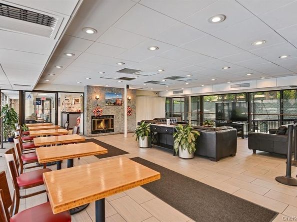 7-04 166th Street 6A, Beechhurst NY 11357