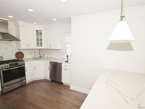 15-01 Jordan Court 104 U, Bayside NY 11360