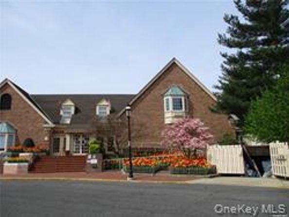 15-01 Jordan Court 104 U, Bayside NY 11360