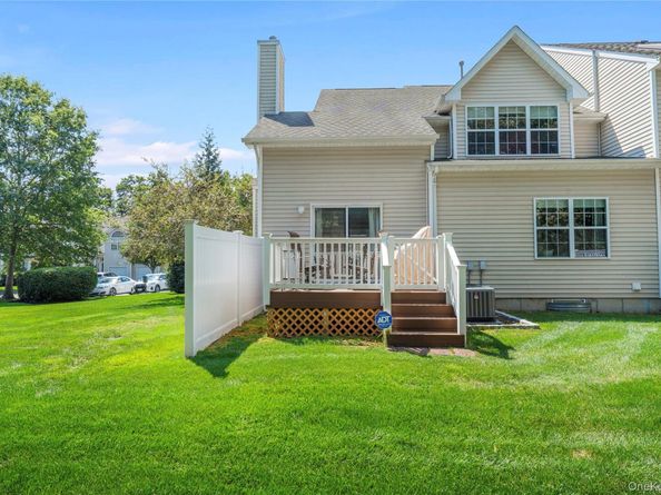 120 Kettles Lane 120, Medford NY 11763