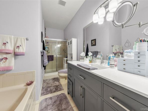 120 Kettles Lane 120, Medford NY 11763