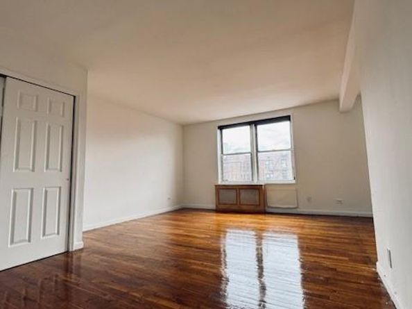 144-30 Roosevelt Avenue 617, Flushing NY 11354