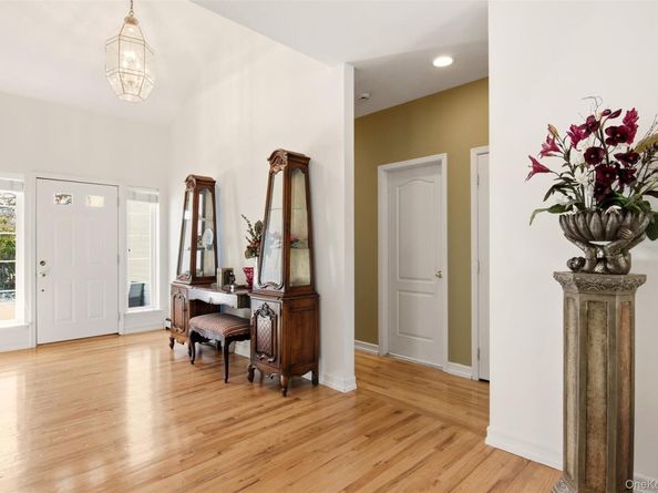 5 Wood Hollow Drive, Westhampton NY 11977