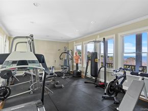 3172 Sound Avenue, Riverhead NY 11901