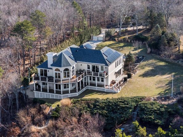 3172 Sound Avenue, Riverhead NY 11901