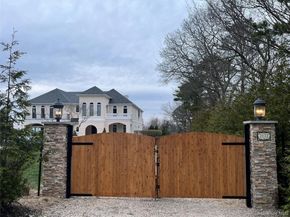 3172 Sound Avenue, Riverhead NY 11901