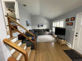 946 Manor Lane, Bay Shore NY 11706