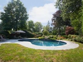 946 Manor Lane, Bay Shore NY 11706