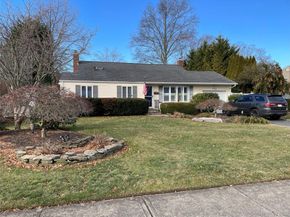 946 Manor Lane, Bay Shore NY 11706