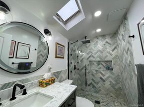 946 Manor Lane, Bay Shore NY 11706