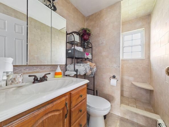 1233 Melville Road 54, Farmingdale NY 11735