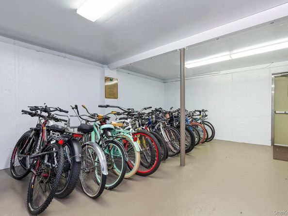 1233 Melville Road 54, Farmingdale NY 11735