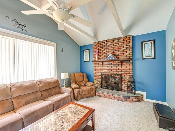 23 Wyandotte Street, Selden NY 11784