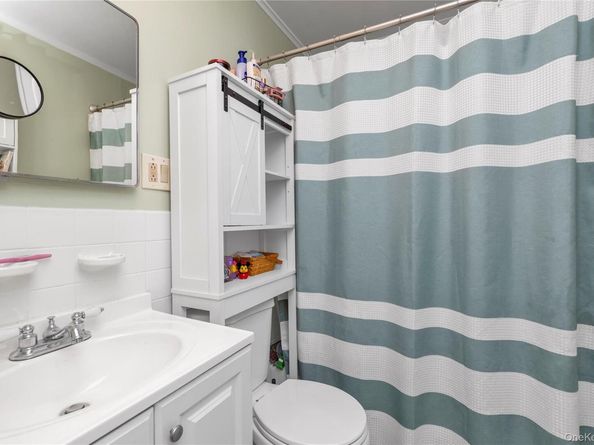 127 Smith Street, Lynbrook NY 11563