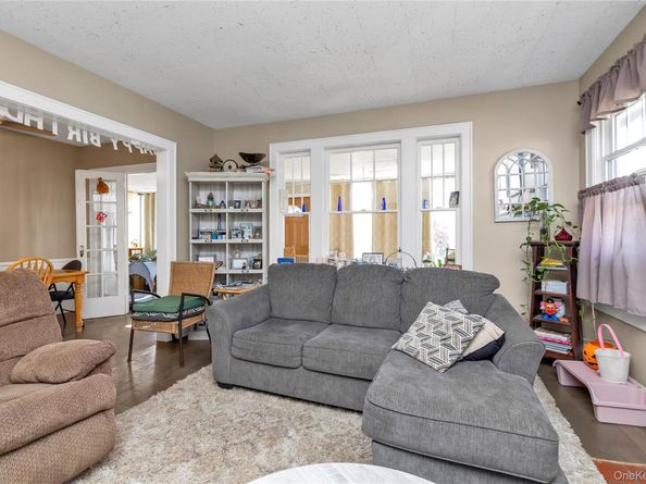 127 Smith Street, Lynbrook NY 11563