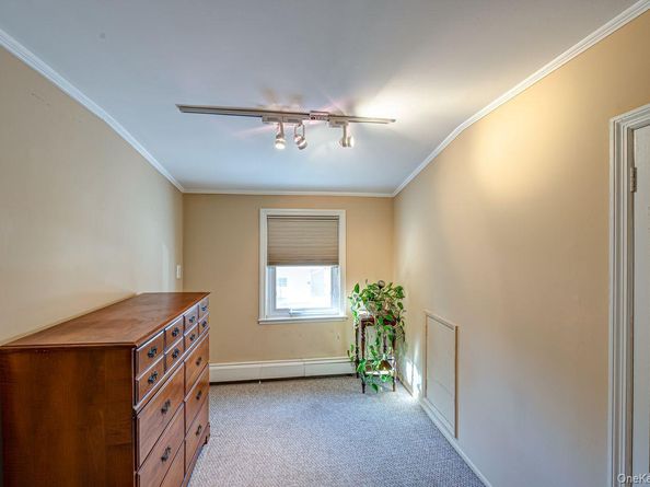 38 High Street, Roslyn Heights NY 11577