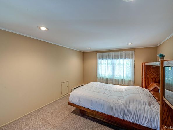 38 High Street, Roslyn Heights NY 11577