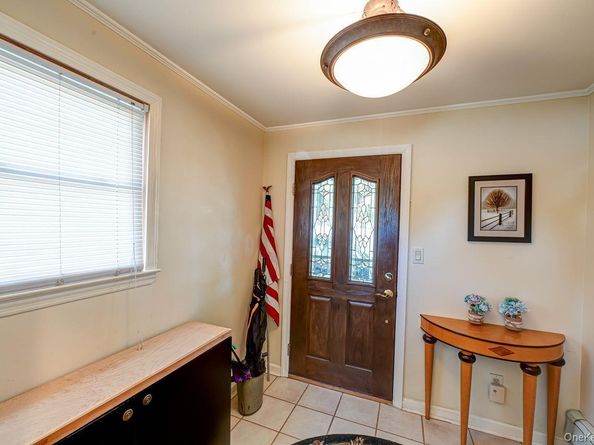 38 High Street, Roslyn Heights NY 11577