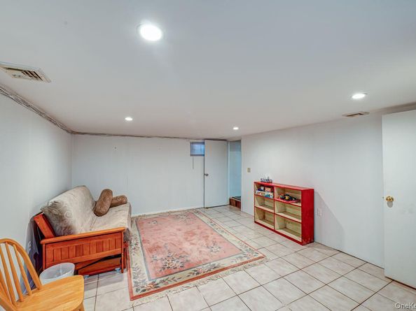 38 High Street, Roslyn Heights NY 11577