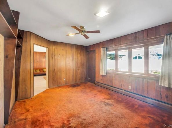 51 Fireplace Lane, Hicksville NY 11801