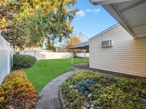 51 Fireplace Lane, Hicksville NY 11801