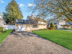 51 Fireplace Lane, Hicksville NY 11801