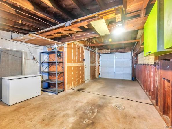 51 Fireplace Lane, Hicksville NY 11801