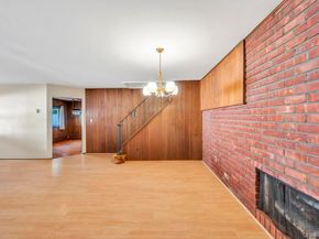 51 Fireplace Lane, Hicksville NY 11801