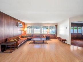 51 Fireplace Lane, Hicksville NY 11801