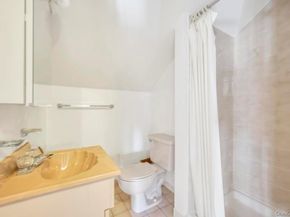 51 Fireplace Lane, Hicksville NY 11801