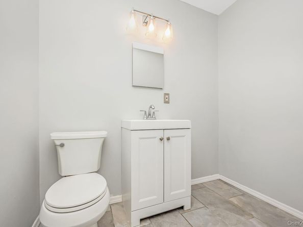 5 Fairview Circle, Middle Island NY 11953