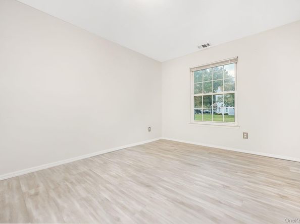 5 Fairview Circle, Middle Island NY 11953