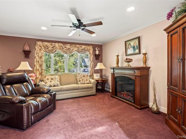 328 Joan Street, Ronkonkoma NY 11779