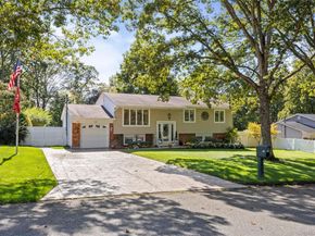 328 Joan Street, Ronkonkoma NY 11779
