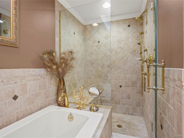 328 Joan Street, Ronkonkoma NY 11779