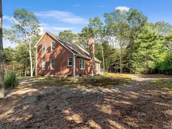9 Wood Lot Lane