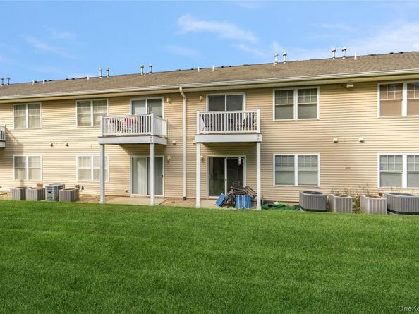 95 Morley Circle, Melville NY 11747