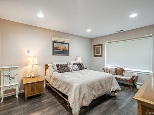 95 Morley Circle, Melville NY 11747
