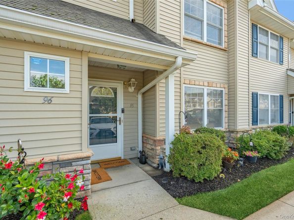 95 Morley Circle, Melville NY 11747