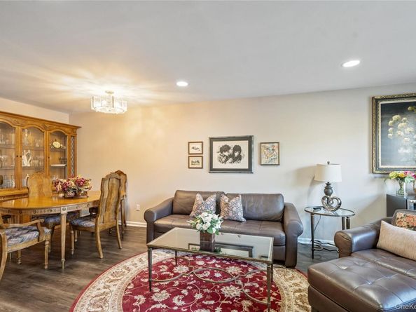 95 Morley Circle, Melville NY 11747