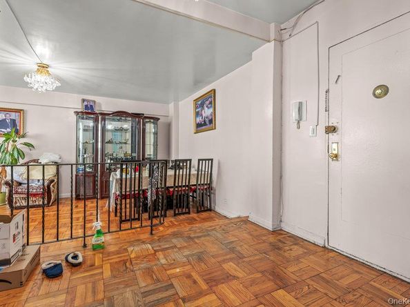 98-41 64th Road 4E, Rego Park NY 11374