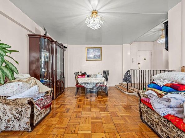 98-41 64th Road 4E, Rego Park NY 11374
