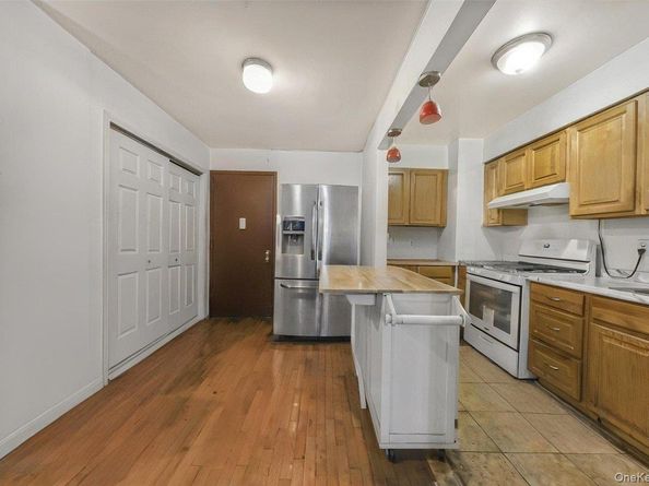 86-16 60th  Ave 2B, Elmhurst NY 11373