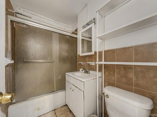 86-16 60th  Ave 2B, Elmhurst NY 11373