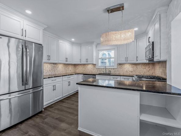 360 Franklin Avenue, Hewlett NY 11557