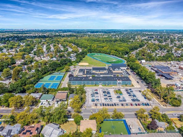 360 Franklin Avenue, Hewlett NY 11557
