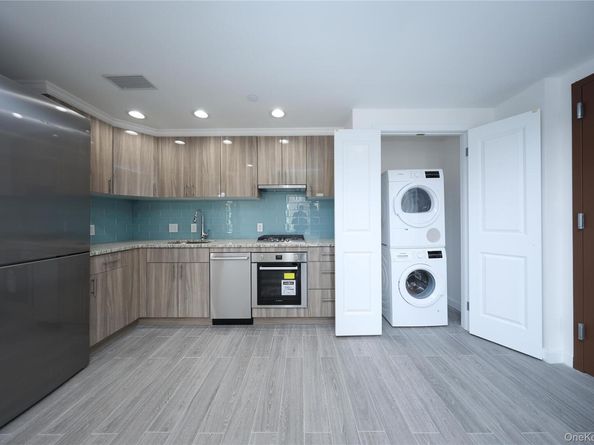 13227 41st Road 4A, Flushing NY 11355